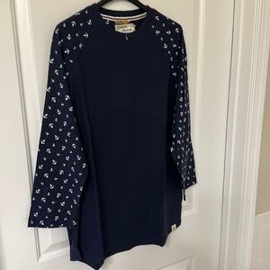 Free planet XL navy blue shirt
